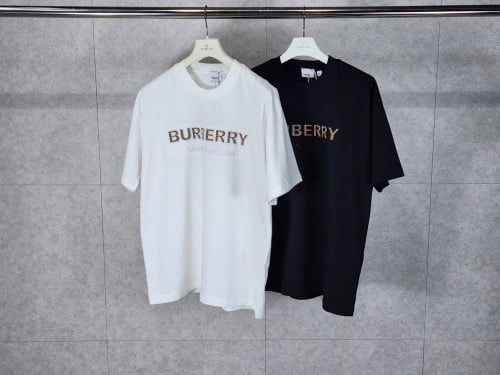 2025 #버** 워싱 체크로고 티셔츠 입고~