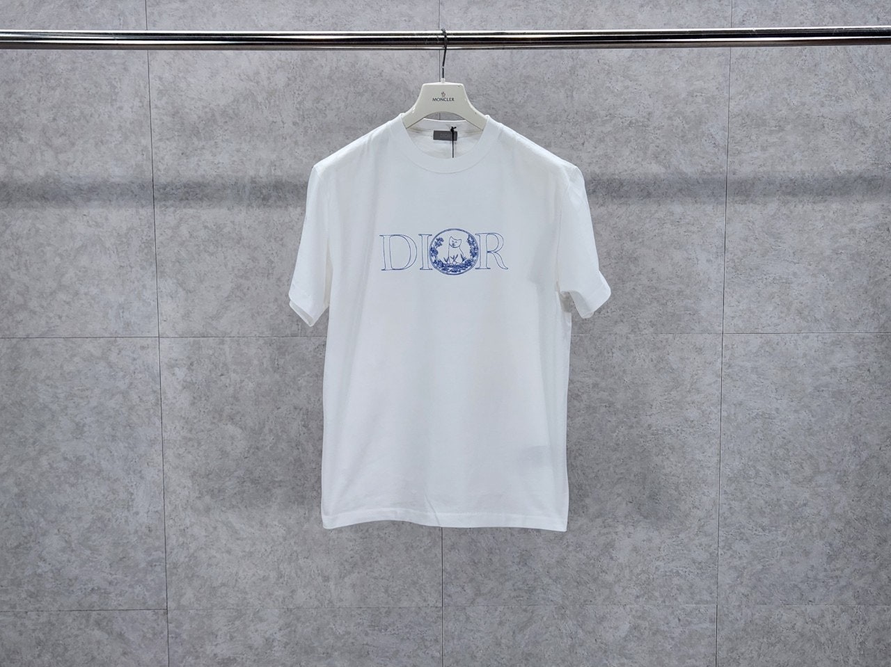 디* HYLTON NEL 반팔 티셔츠