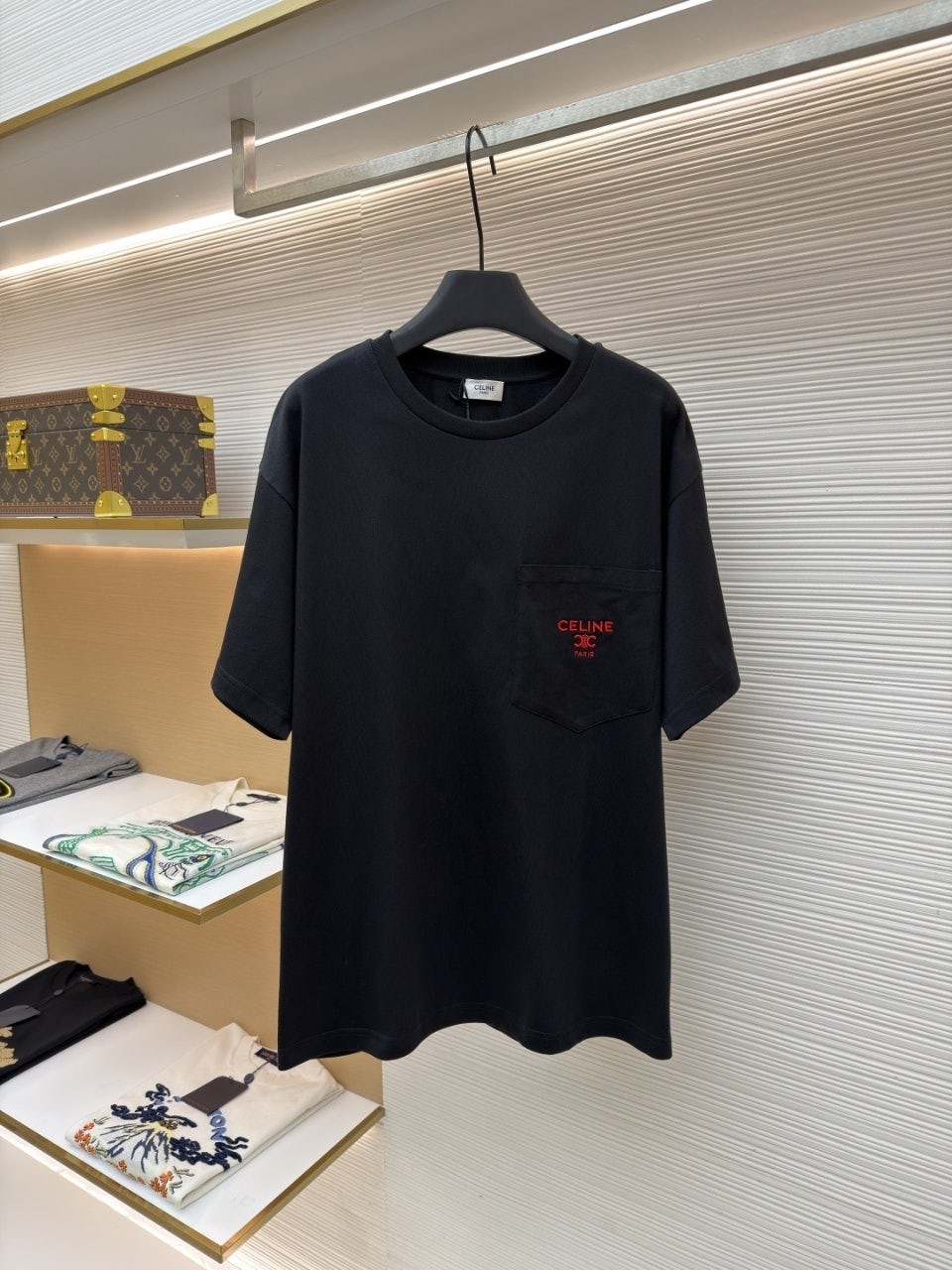 2026 셀린느 C002 트리옹프 자수로고 티셔츠 입고