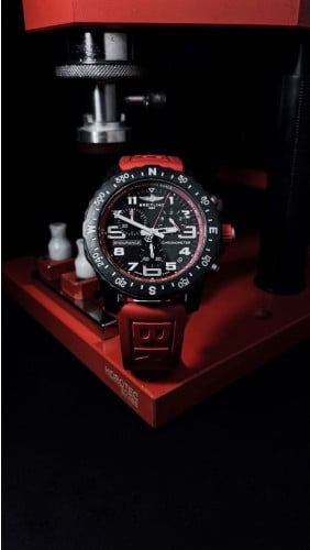 브라이틀링 인듀어런스 프로 레드