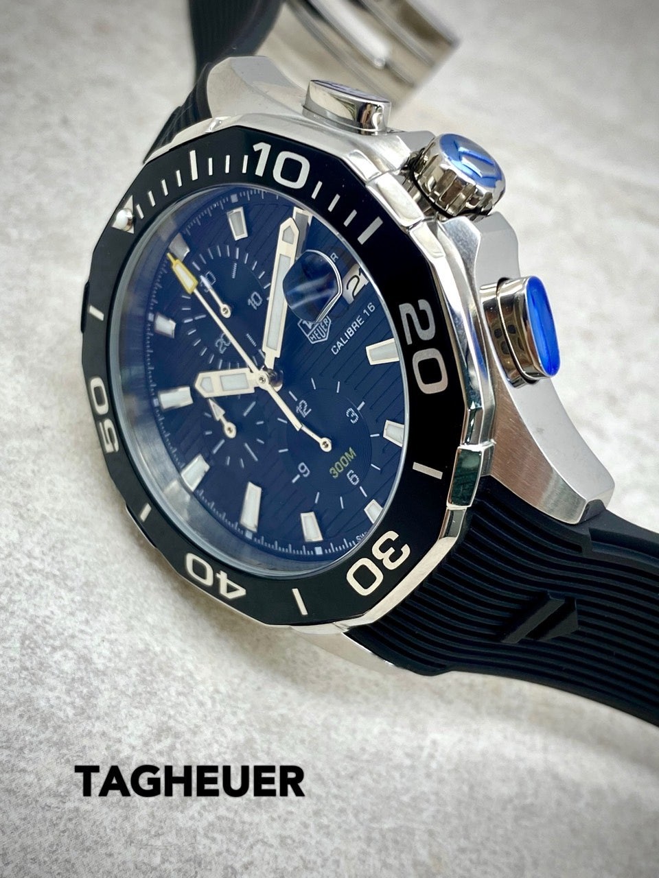 태그호이* 아쿠아레이서 칼리버16 크로노그래프 블랙다이얼