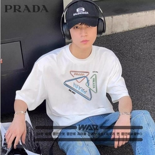 💕 프** 비비드 삼각 로고 디자인 반팔 티셔츠