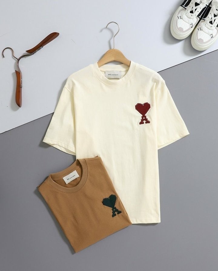 꾀흐 빅 A하트 로고 자수 베이직 반팔 티셔츠 AI-819