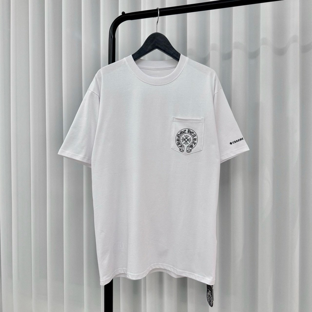 💕 크* 홀스슈 포켓 로고 반팔 티셔츠