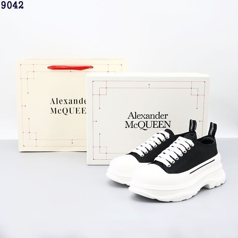 💕 알*** 맥퀸 트레드 슬릭 로우탑 스니커즈