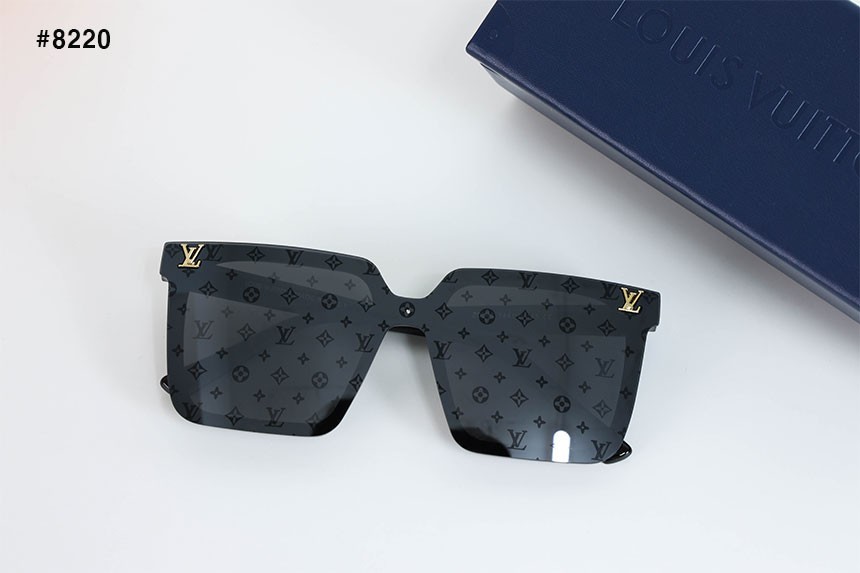 🍀 [LOUIS VUITTON] 루이비통 LV 쁘띠 모노그램 선글라스 🍀