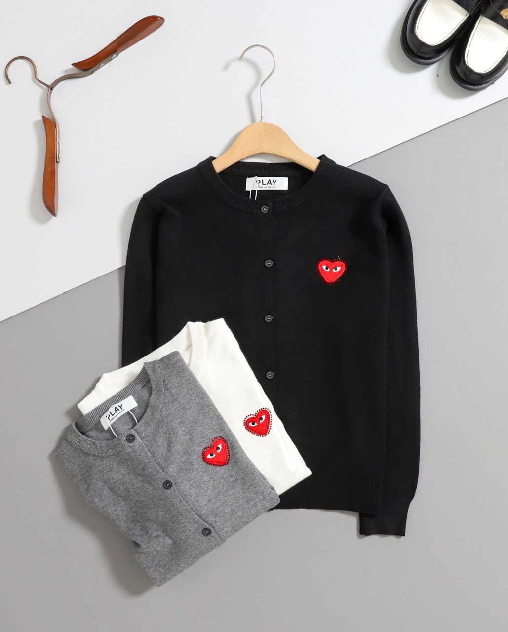 #꼼데가르송 [ P*AY ] 수입 스몰 하트 가디건 입고💢 #여성상의 #가디건