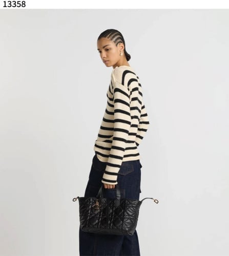 #디올 [Christian Dior] Medium Dior Toujours Bag 신상입고💢 #가방 #13358