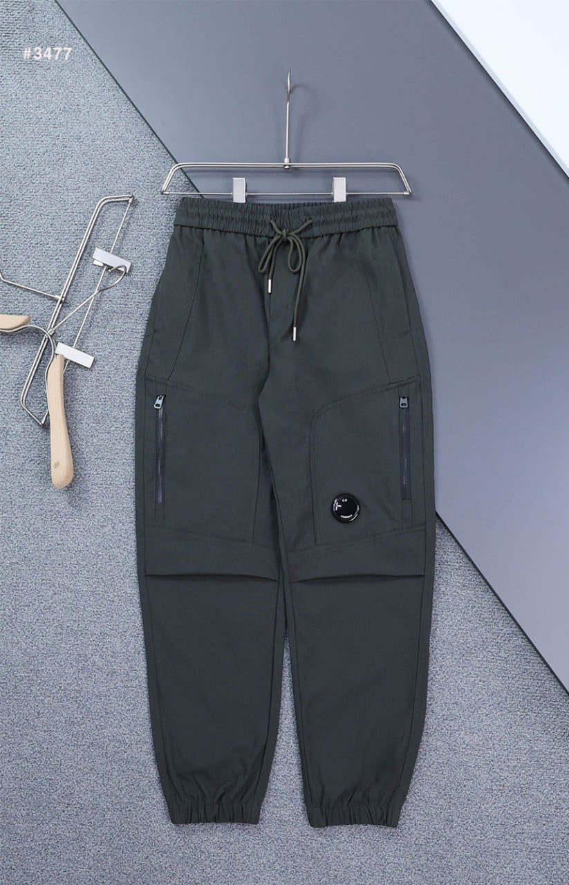 🍀 [C.P COMPANY] 씨피컴퍼니 다이애그널 렌즈 조거 팬츠 🍀