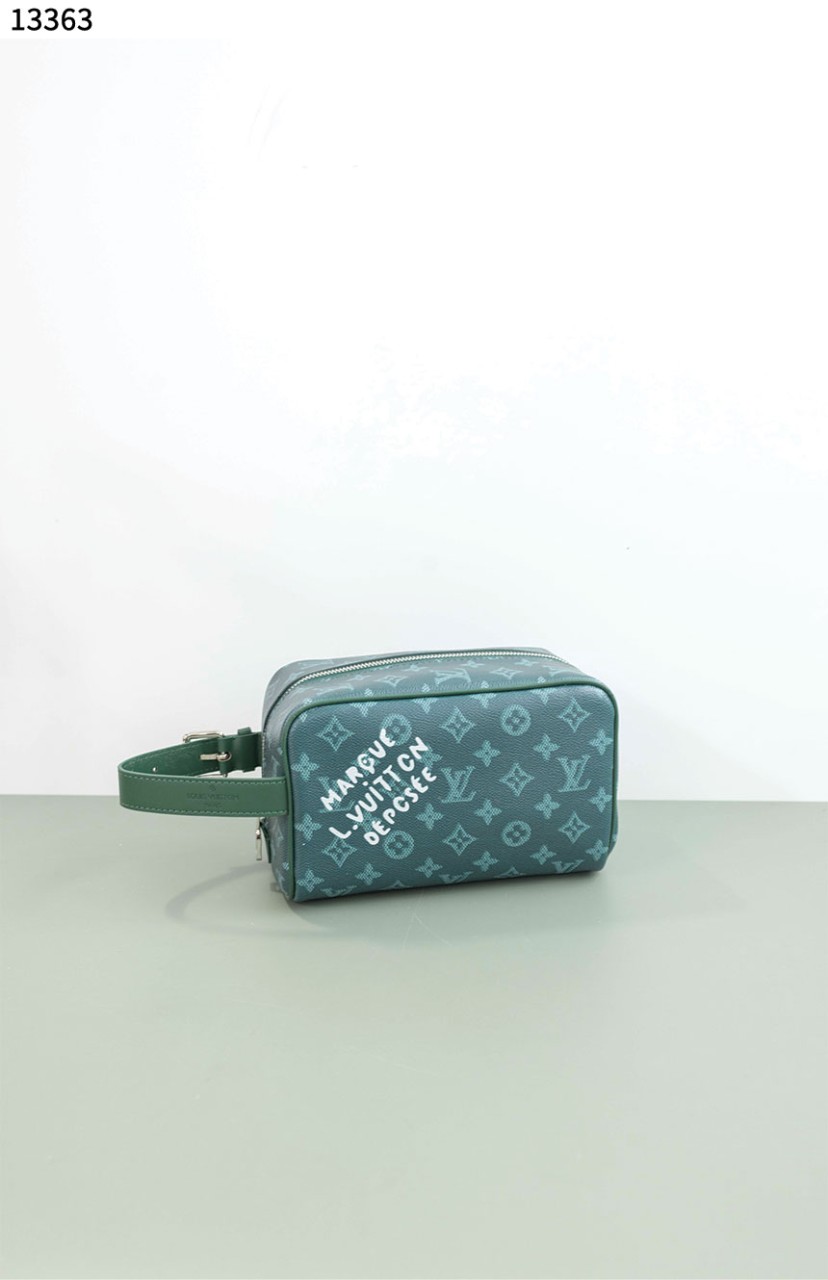 #루이비통 [Louis Vuitton] 락커 돕 키트 그린 신상입고💢 #가방 #13363