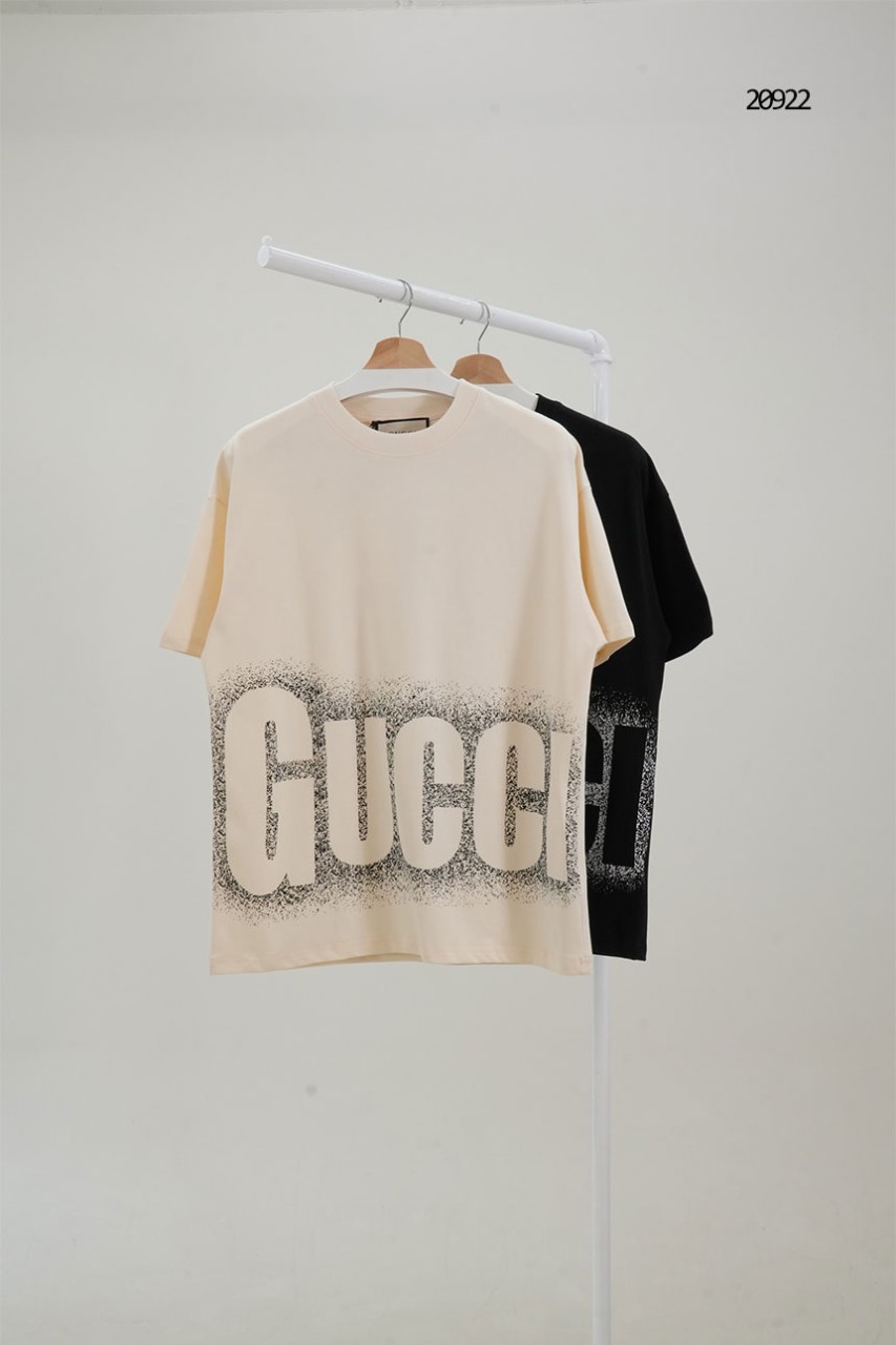 🔆[GUCCI] 구찌 스프레이 프린팅 포인트 반팔 티셔츠 🔆