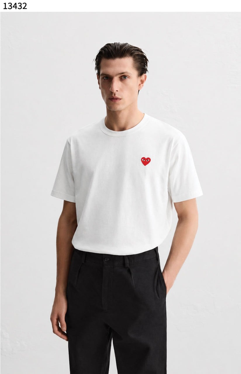 #꼼데가르송 [COMME des GARCONS] 플레이 꼼데가르송 레드 하트 티셔츠 신상입고💢 #상의 #티셔츠 #13432